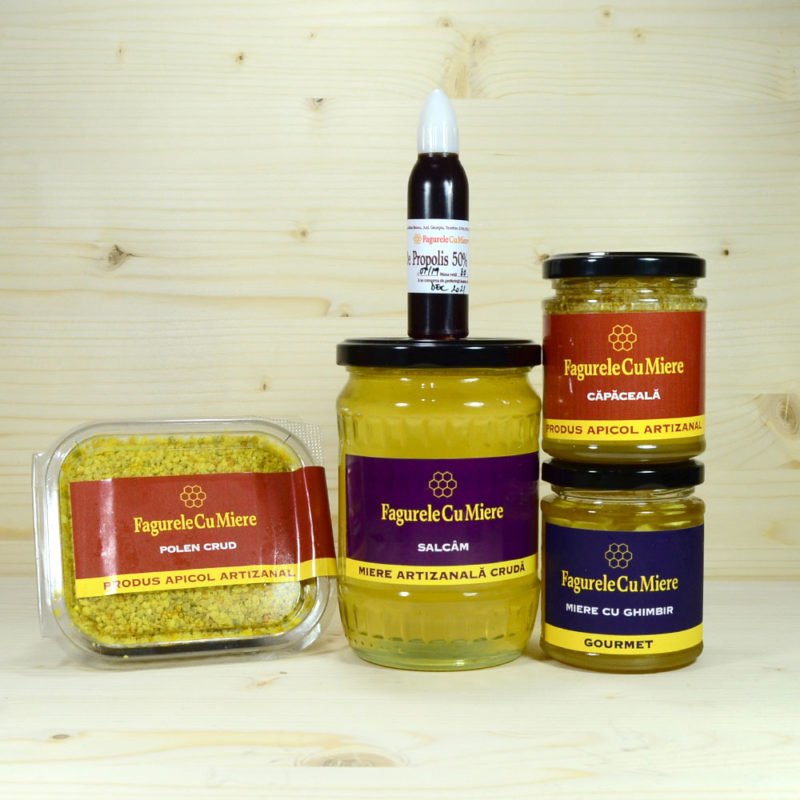 Acest pachet contine: miere de salcam, polen crud, miere cu ghimbir, capacele de figure (capaceala), tinctura de propolis 50%.